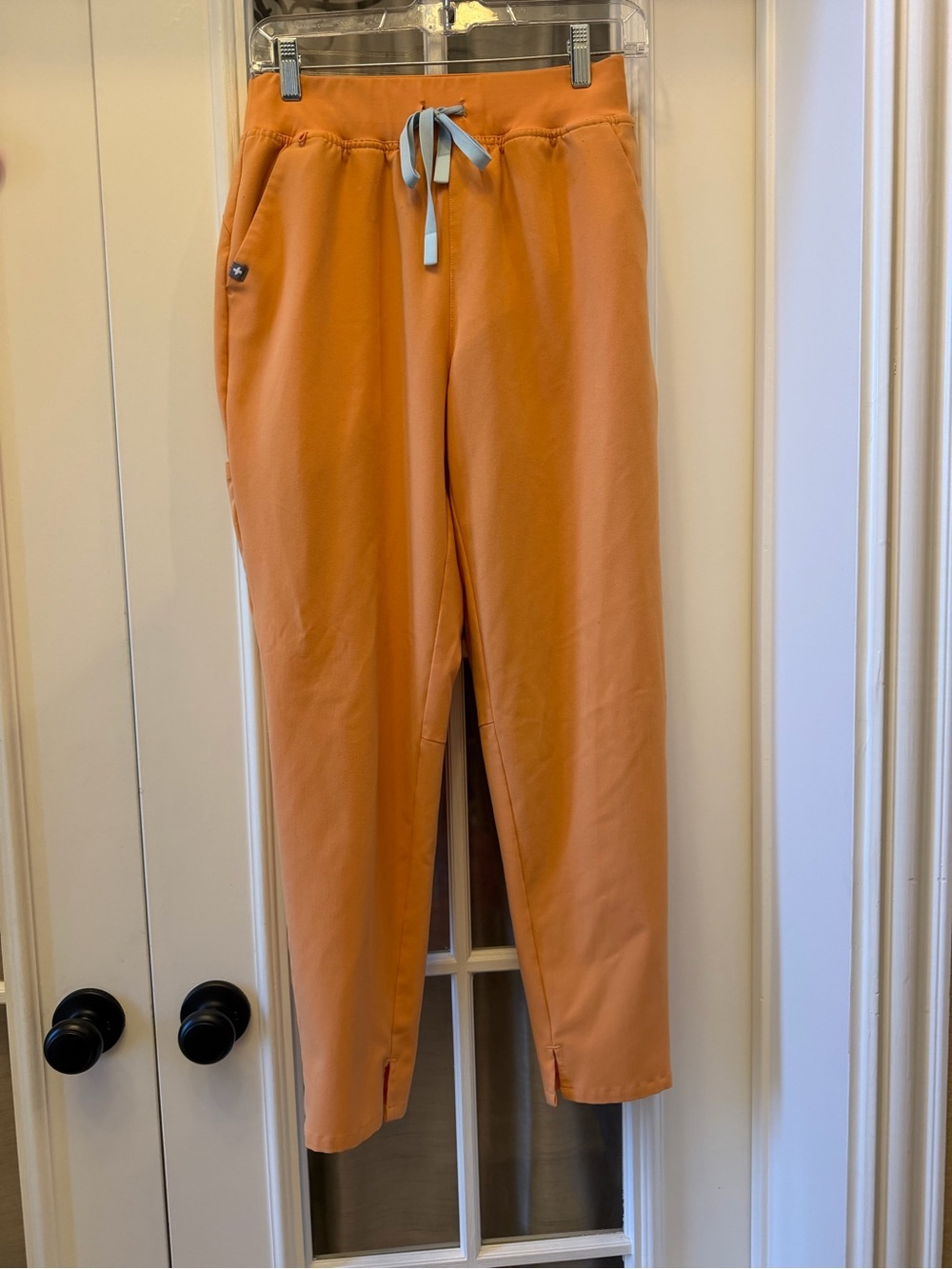 SMALL Women’s Figs Orange HW Alva Skinny Scrub Pants